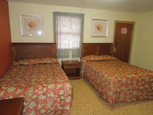 Slumberland Motel Mount Holly - photo 17