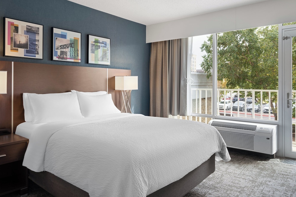 Holiday Inn Sioux Falls City Centre by IHG - photo 14