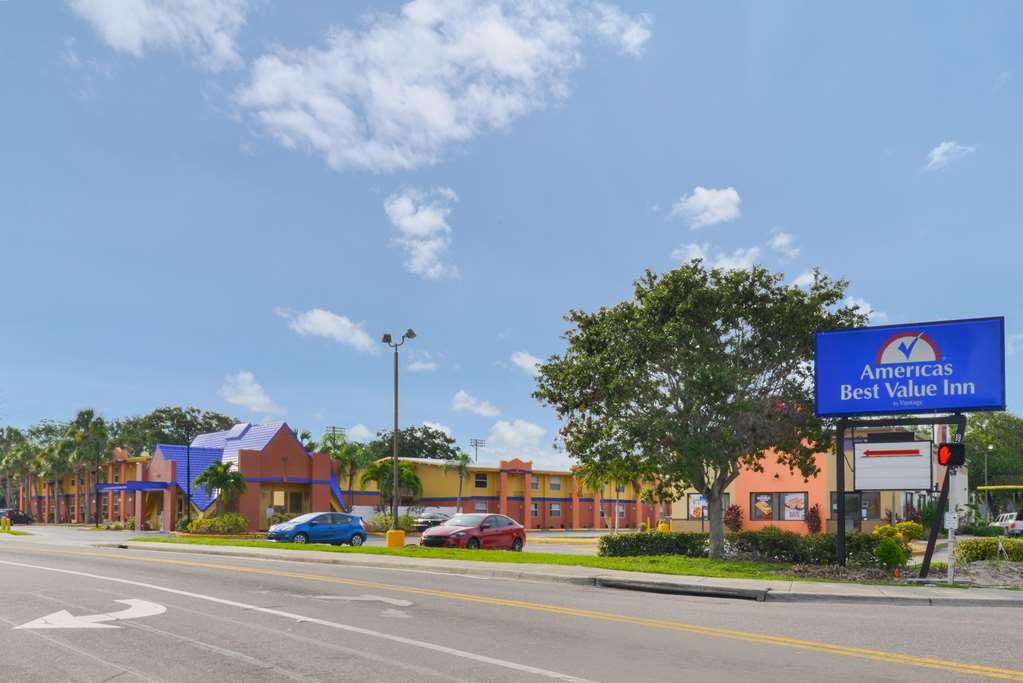 Americas Best Value Inn Sarasota Downtown - photo 2