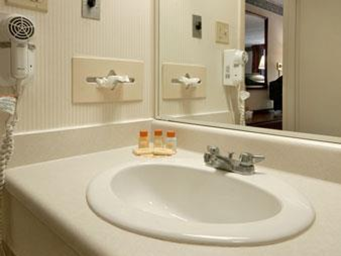 Days Inn Meadville Conference Center - photo 13