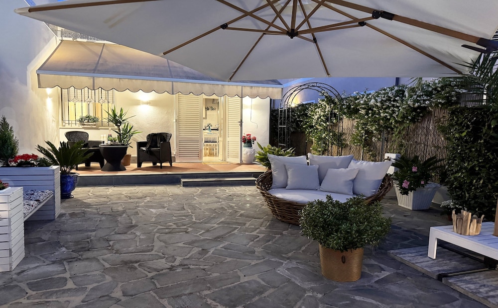 Casa Liliana Ac Wifi Forte Dei Marmi — 4-Star Luxury Hotel in Forte Dei Marmi, Italy