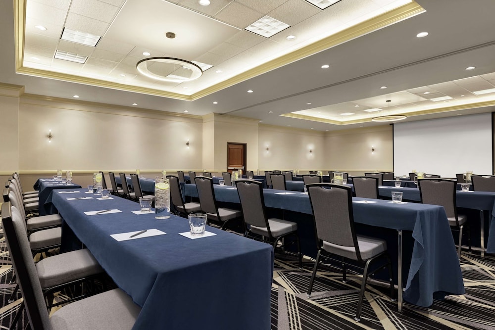Embassy Suites by Hilton Denver International Airport - photo 49
