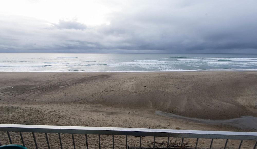 The Sandcastle Beachfront Hotel - photo 57