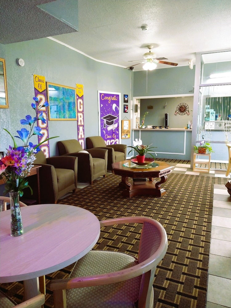 Grand View Plaza Inn & Suites - photo 28