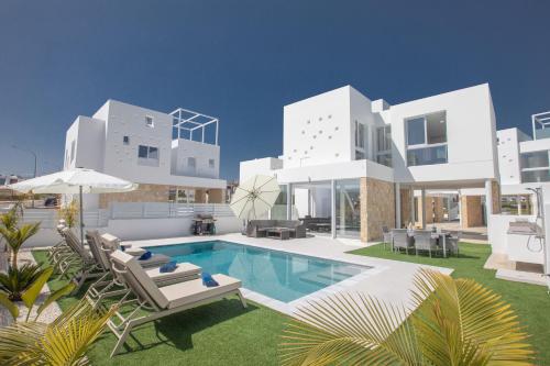 Walk To Protaras Center & Beach Your Dream Escape Blue Island Villa