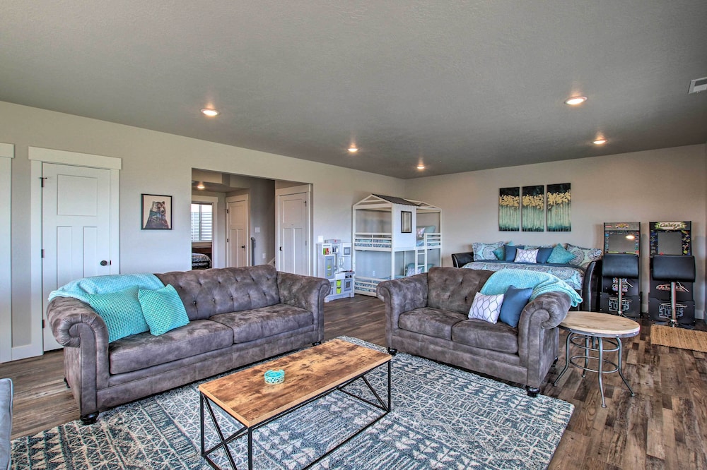 Lake View Escape with Private Beach Resort Access - photo 8