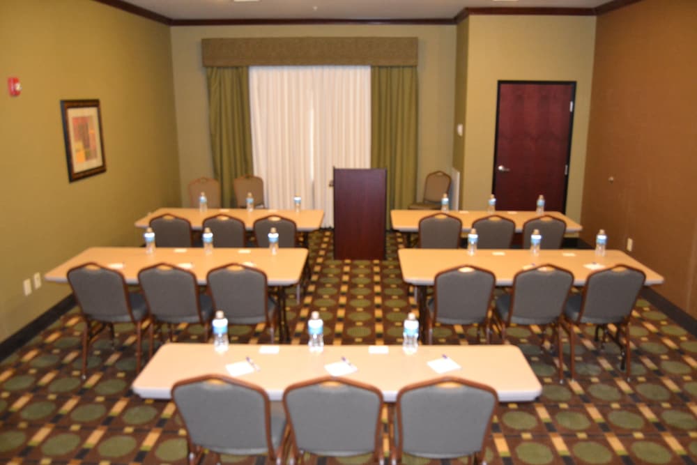 Holiday Inn Express Heber Springs by IHG - photo 28