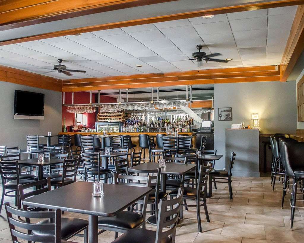 Quality Inn & Suites Pensacola Bayview - photo 36