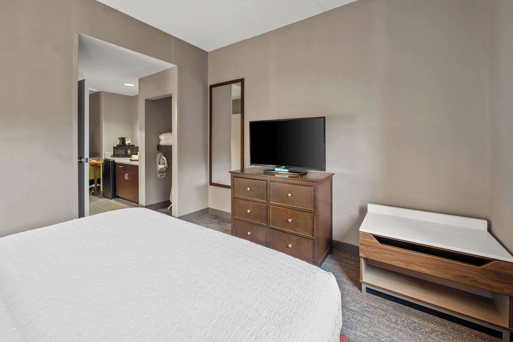 Hampton Inn by Hilton New Bedford Fairhaven - photo 27