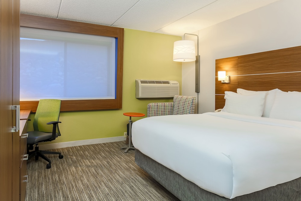 Holiday Inn Express Milwaukee West Medical Center by IHG - photo 12
