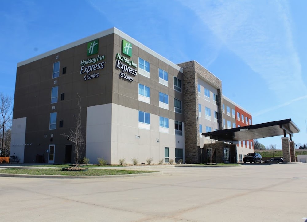 Holiday Inn Express & Suites Warrensburg North by IHG - photo 50