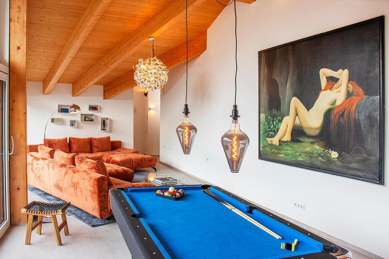 Luxus Loft mit Boxspringbetten und Heimkino — 4-Star Luxury Hotel in Inzlingen, Germany