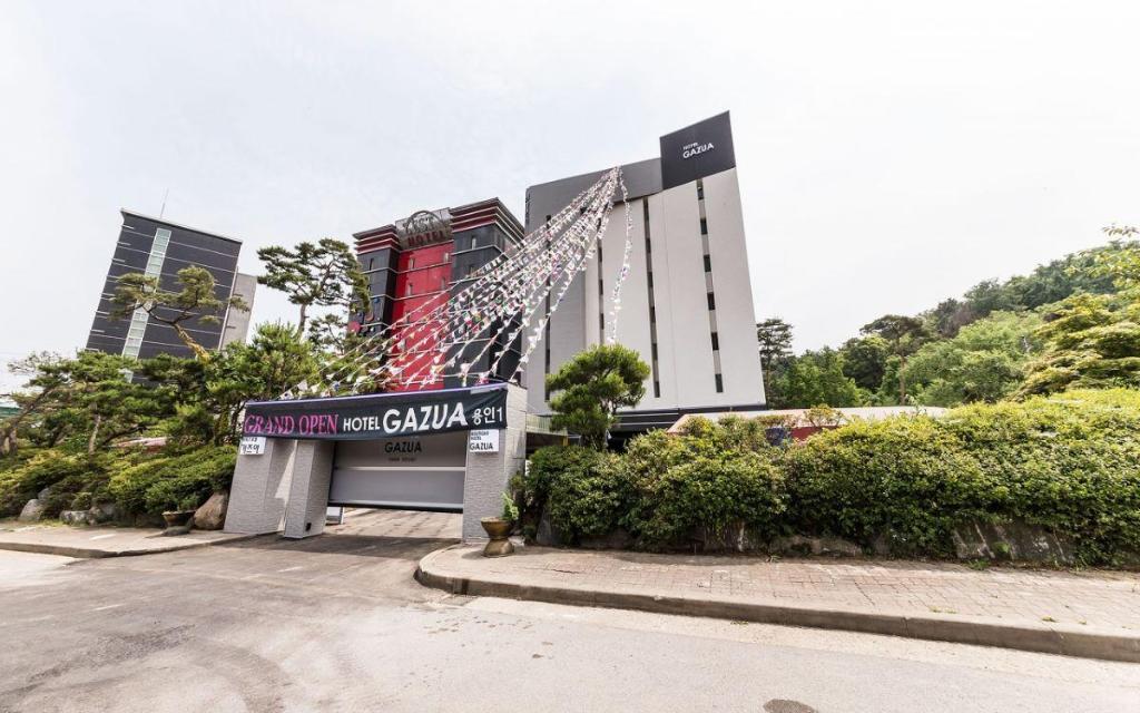 Yongin Singal Gazua in Suwon, South Korea