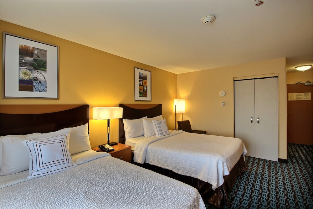 Fairfield Inn & Suites by Marriott Milwaukee Airport - photo 34