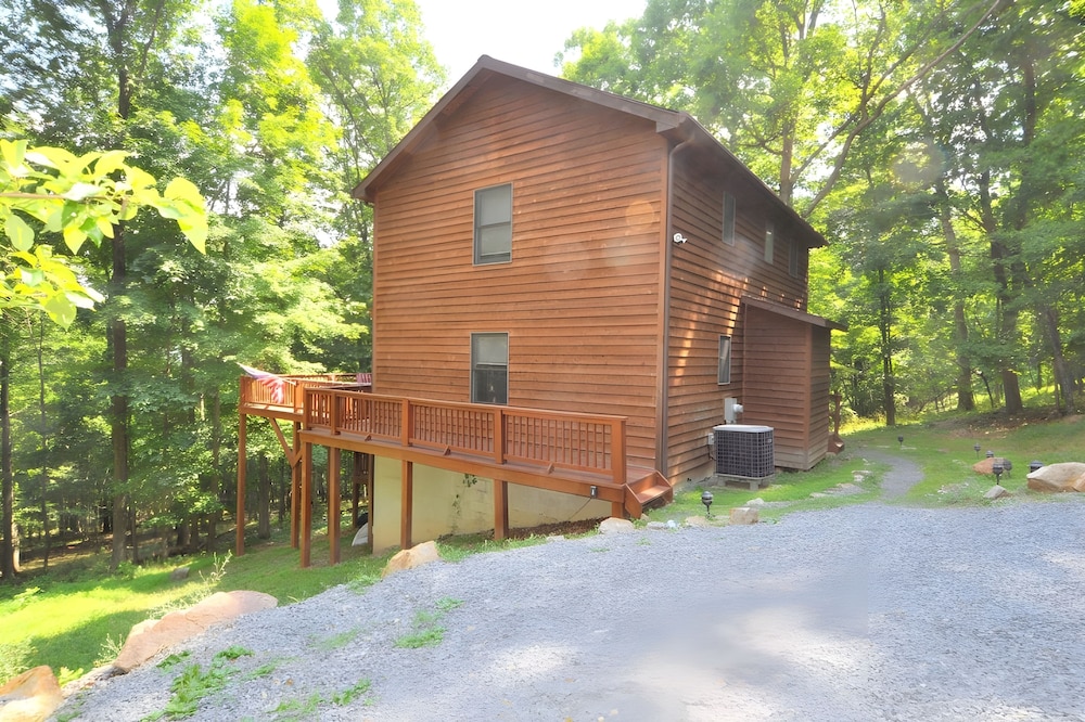 Almost Heaven Cozy And Wonderful — Berkeley Springs