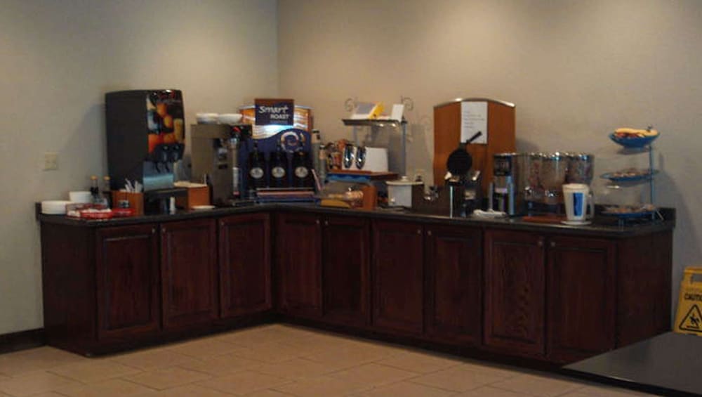 Western Motel Inn and Suites Hazlehurst - photo 32
