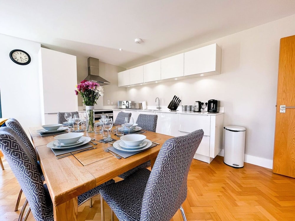 Modern Town Centre Apartment 20669741 — Chelmsford