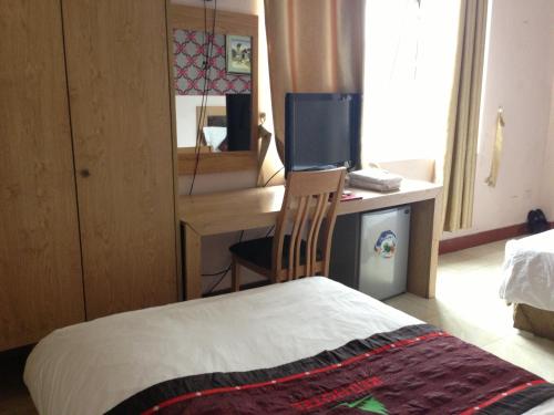 Red Sunset Hotel in Tay Ho, Vietnam