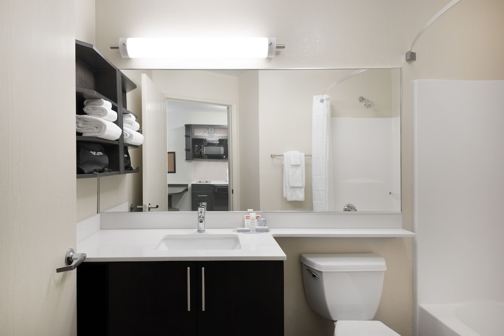 Candlewood Suites Charlotte Arrowood by IHG - photo 18