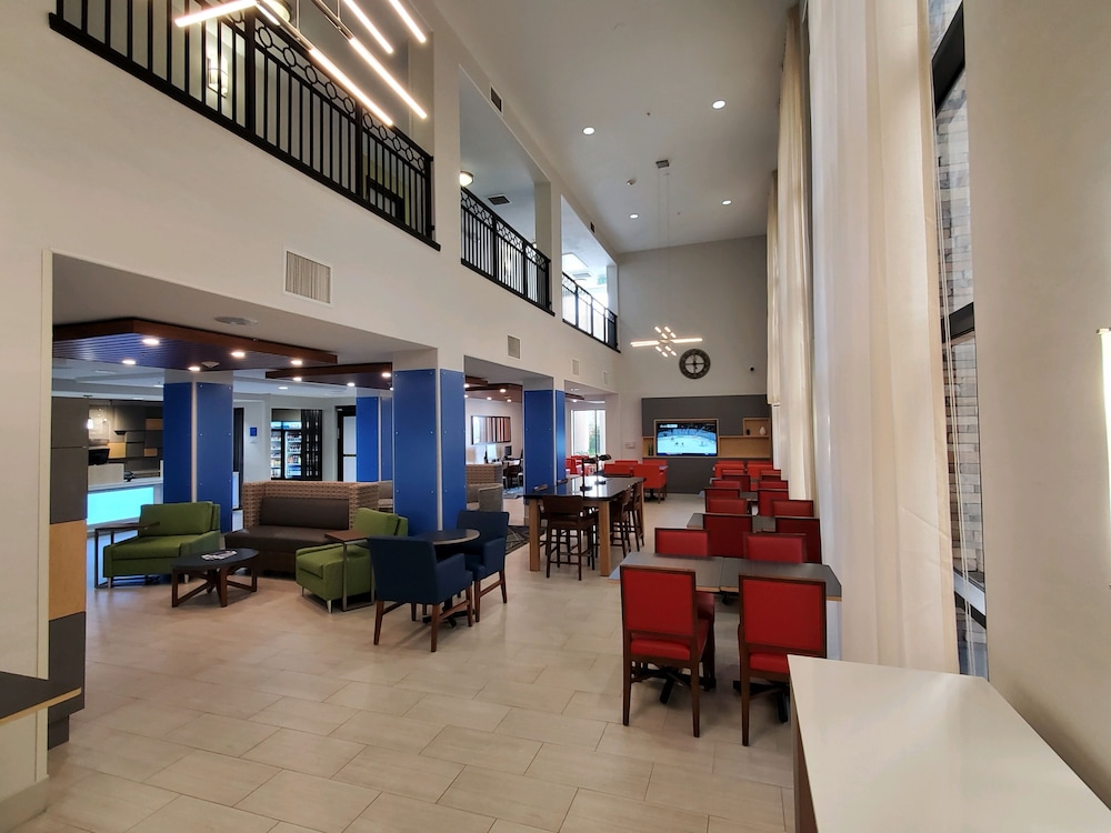 Holiday Inn Express & Suites Phoenix Glendale Sports Dist by IHG - photo 44