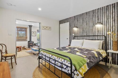 ‘Little Secret’ Charming Clifton Beach Sanctuary — Sandford — photo 3