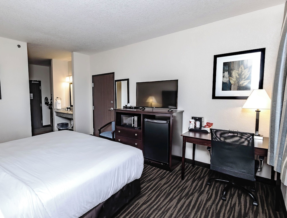 Cobblestone Inn & Suites Maryville - photo 43