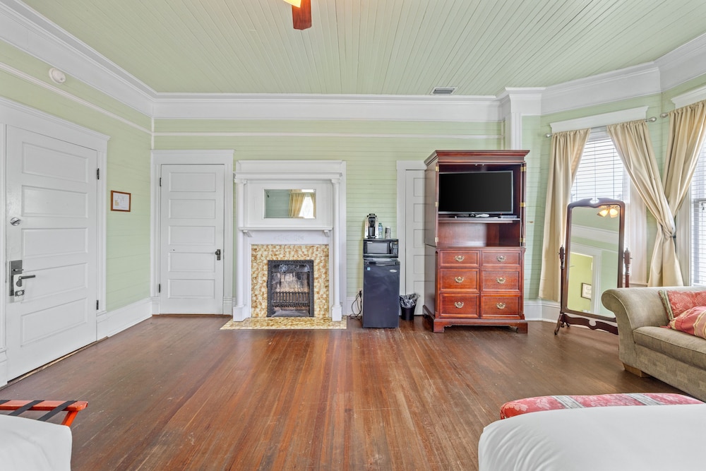Coombs Inn and Suites - photo 16