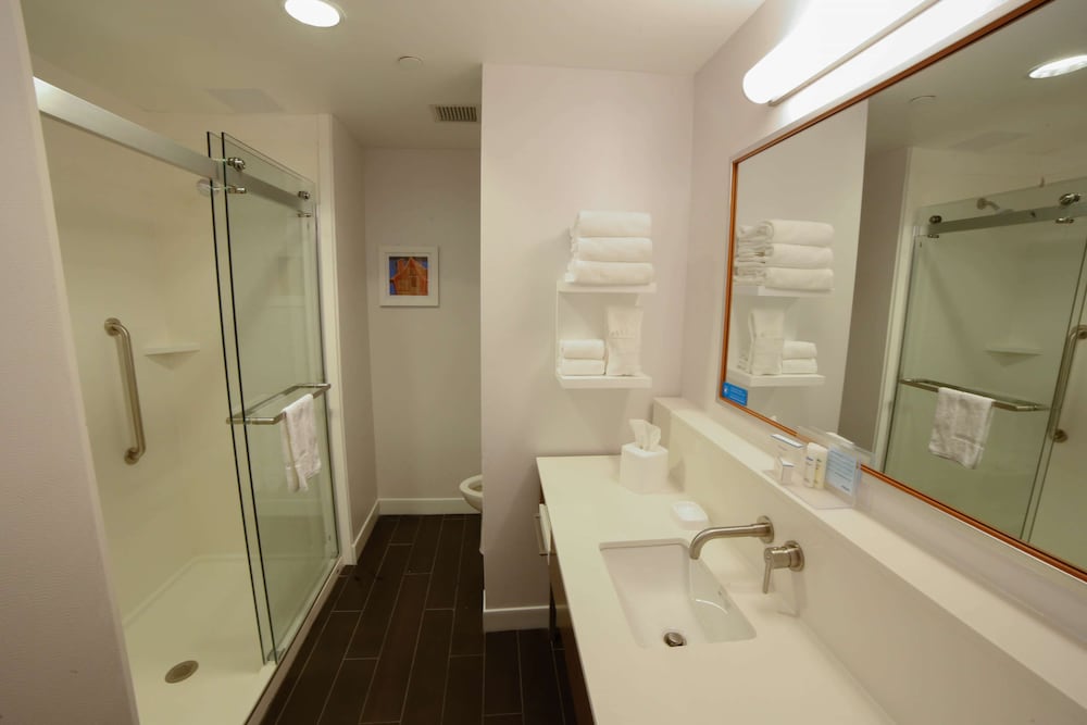 Hampton Inn & Suites Forest City - photo 24