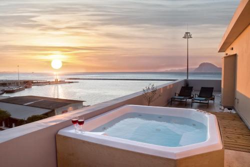 Majestic Penthouse in the heart of Patra — 4-Star Luxury Hotel in Patra, Greece