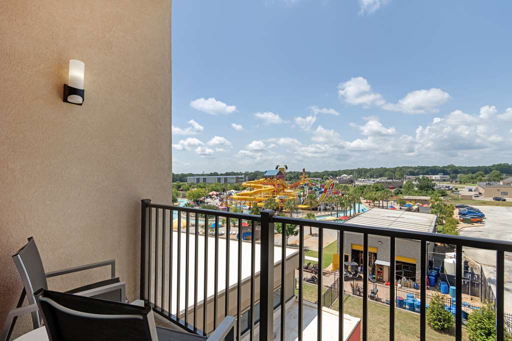 Best Western Plus Executive Residency Rigby's Water World Hotel - photo 14