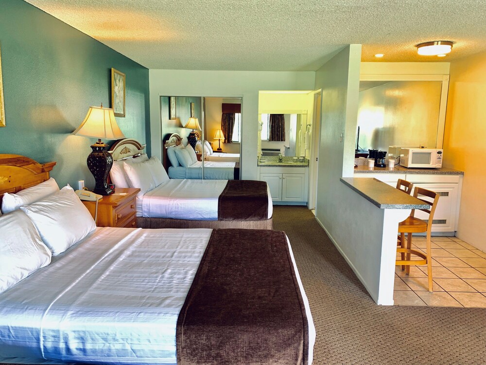 Indian Palms Country Club and Resort - photo 4