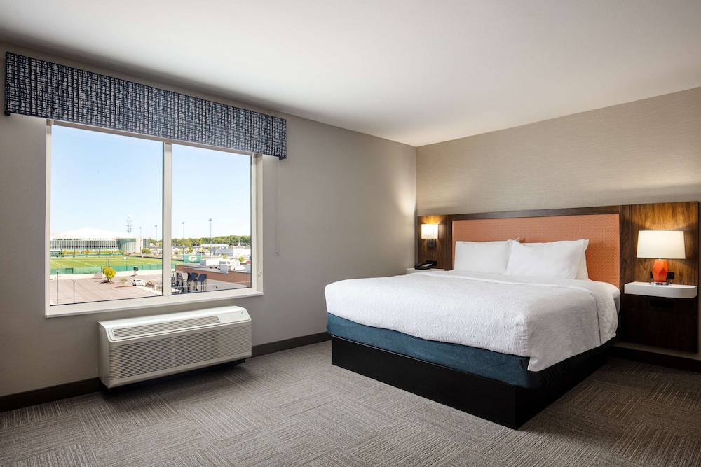Hampton Inn by Hilton Green Bay Stadium - photo 18