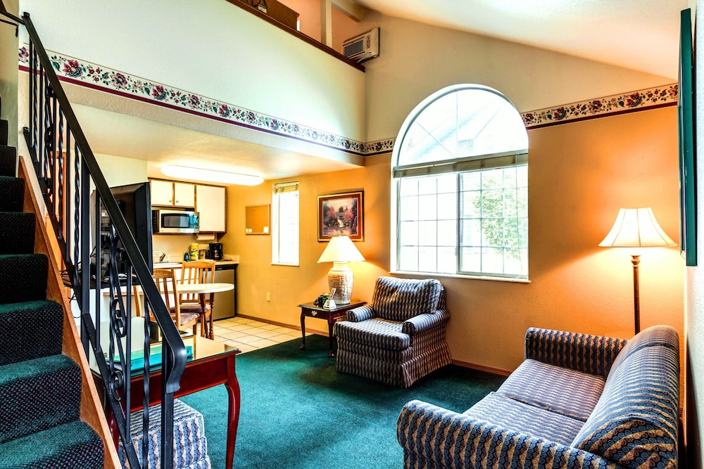 Turning Leaf Townhome Suites Spokane - photo 15