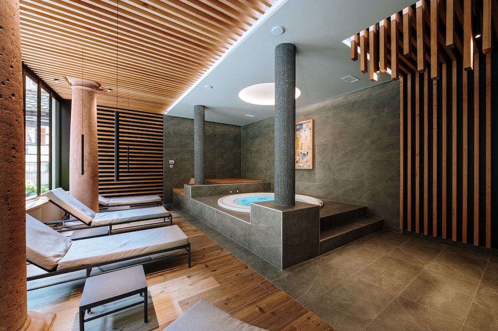 Logis Hôtel de la Tour - carbon neutral hotel in Ribeauville