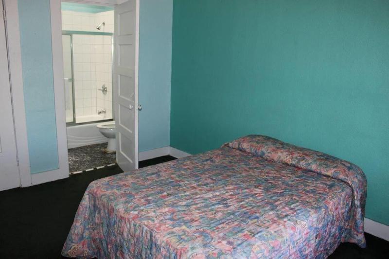 Hotel West Inn Hollywood LA - photo 9