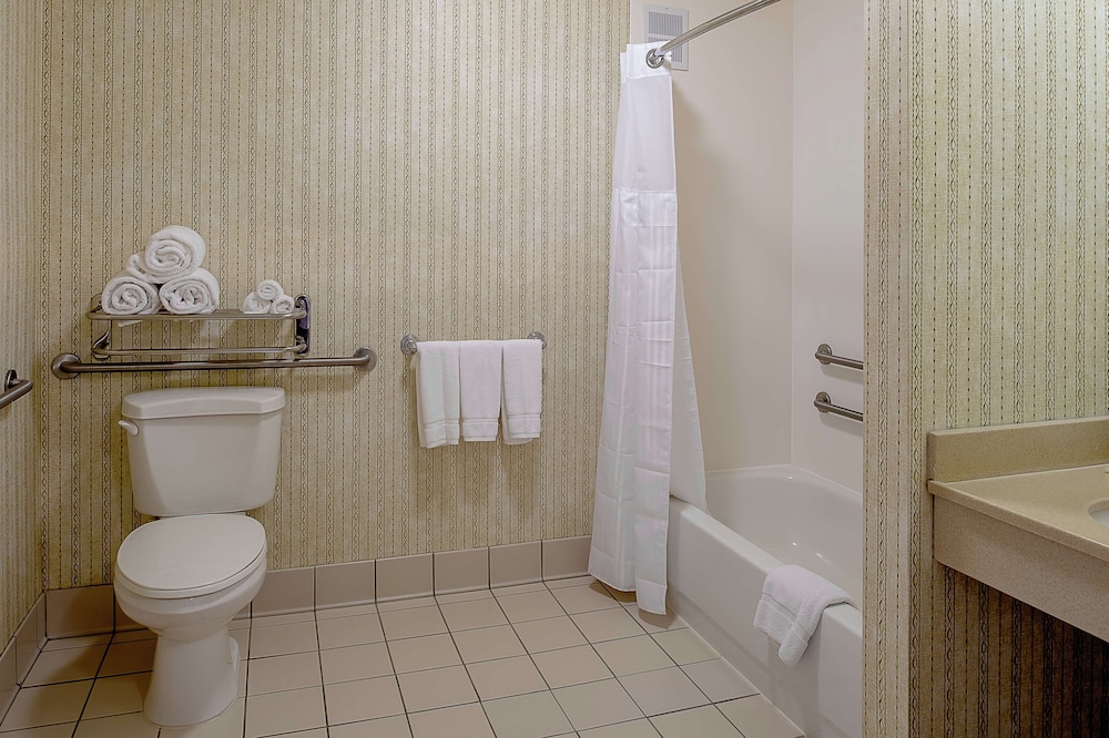 Hilton Garden Inn Chesterfield - photo 19