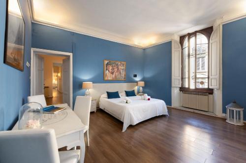 Keys of Italy Speziali 1 Deluxe 2 bedroom flat nearby Piazza Repubblica — 4-Star Luxury Hotel in Florence, Italy