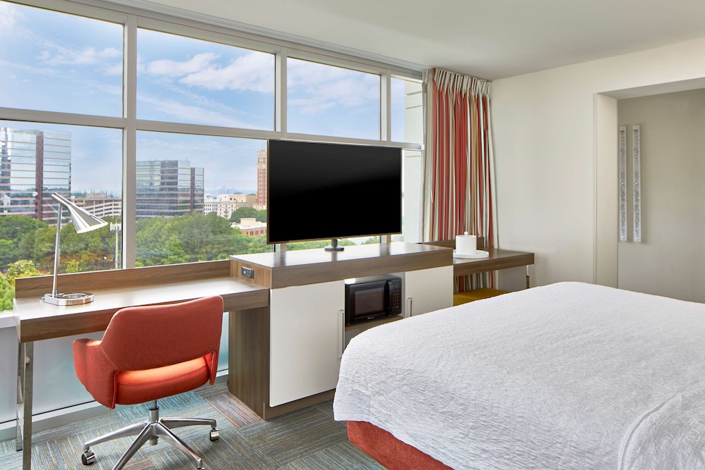 Hampton Inn & Suites Atlanta Midtown - photo 12