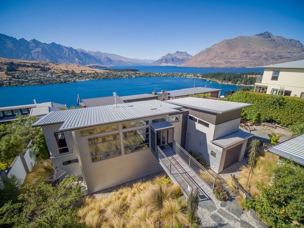 Mountain Vista — 4-Star Luxury Hotel in Queenstown, New Zealand