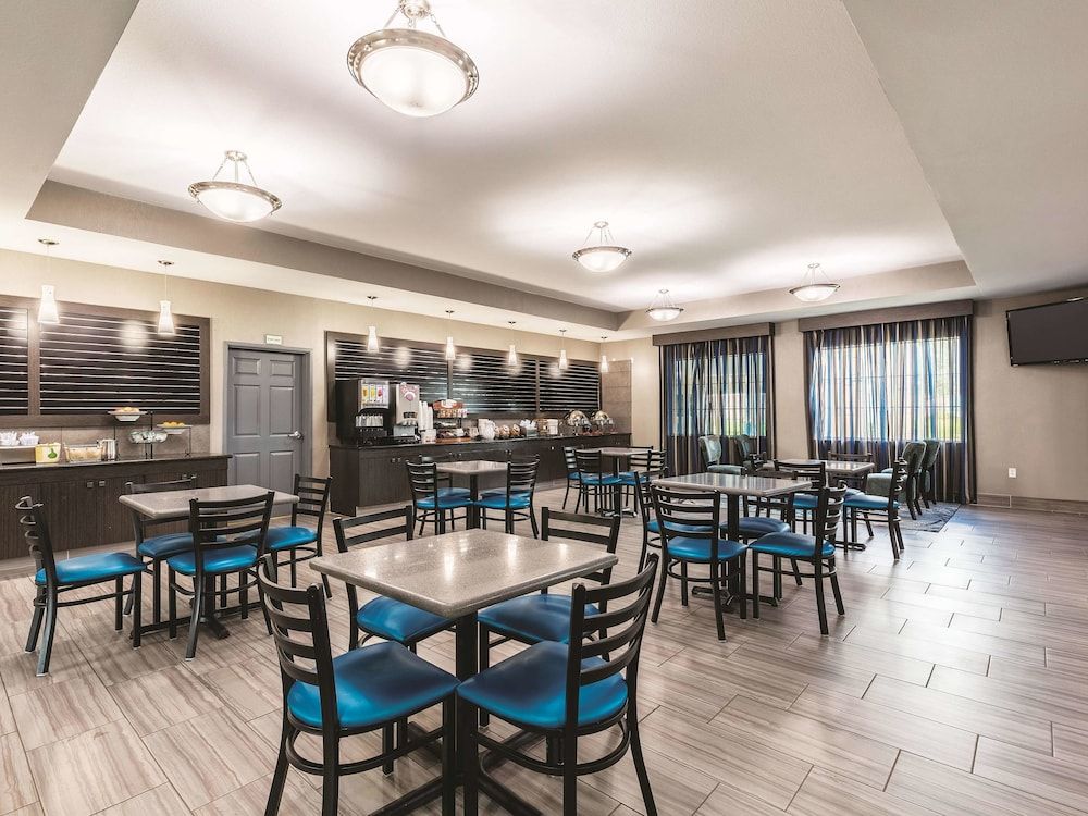 La Quinta Inn & Suites by Wyndham Houston Clear Lake NASA - photo 30