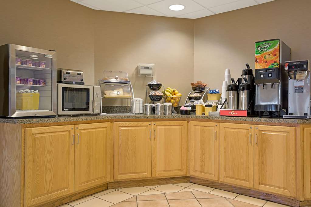Days Inn by Wyndham Eagan Minnesota Near Mall of America - photo 32