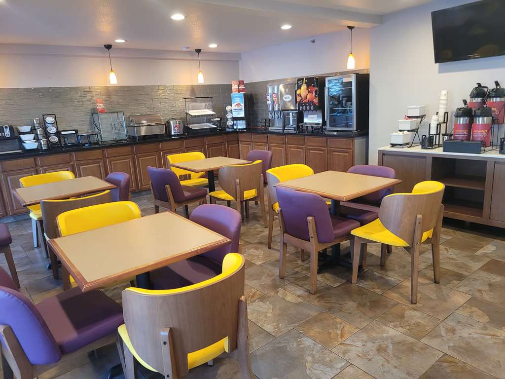 Best Western Plus Altoona Inn - photo 5