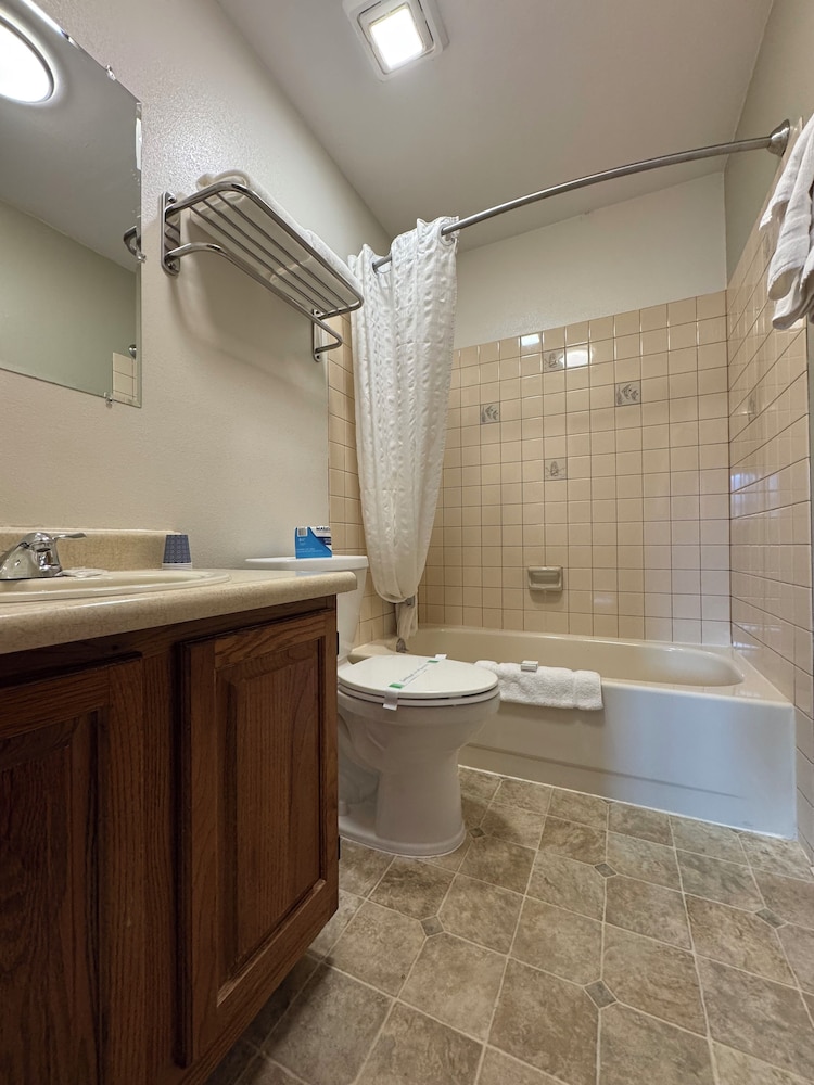 The Pioneer Motel - photo 23