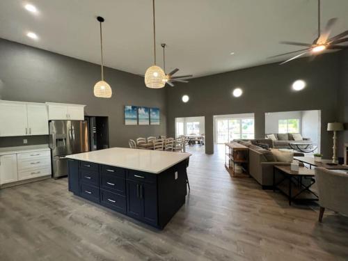 Spacious 4 bedroom with 2 baths with Pool and boat dock — 4-Star Luxury Hotel in Crystal River, United States