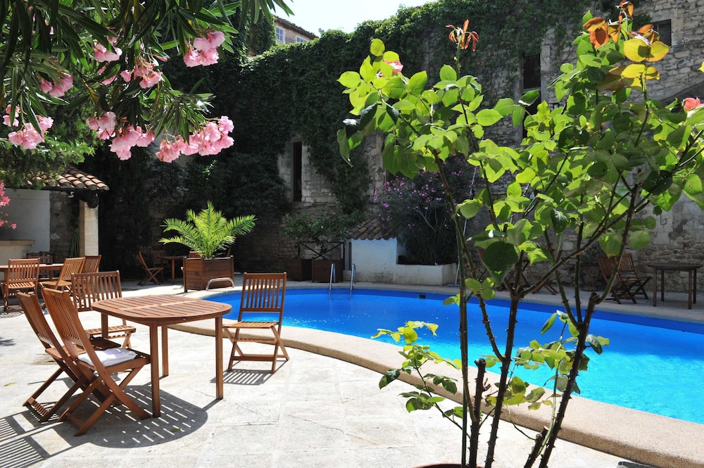 Du Forum in Arles, France