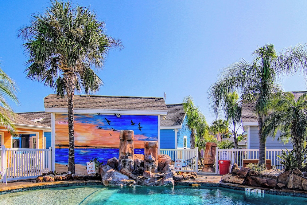 Happiness Comes In Waves by Silver Sands Vacation Rentals — 4-Star Luxury Hotel in Port Aransas, United States