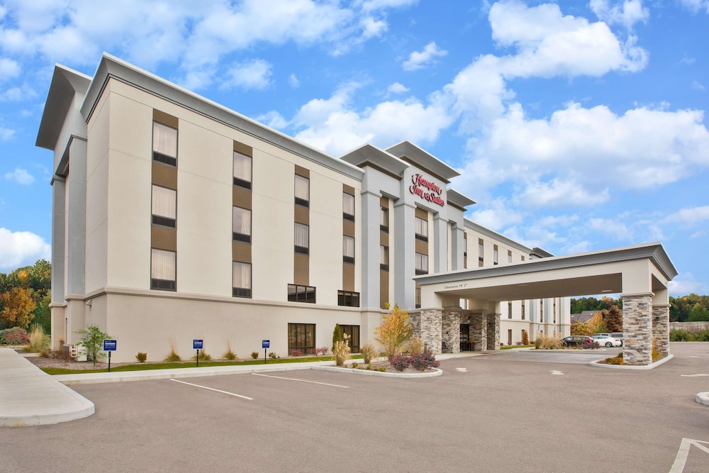 Hampton Inn & Suites Alliance - carbon neutral hotel in Alliance