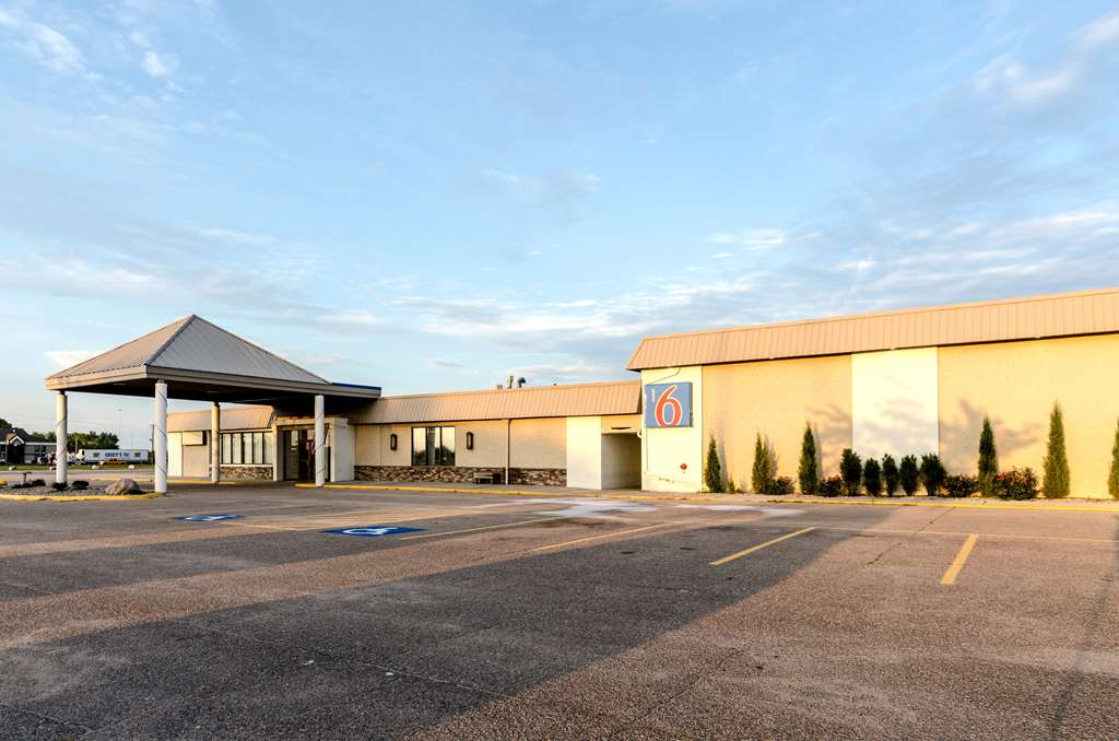 Motel 6 York NE - photo 6