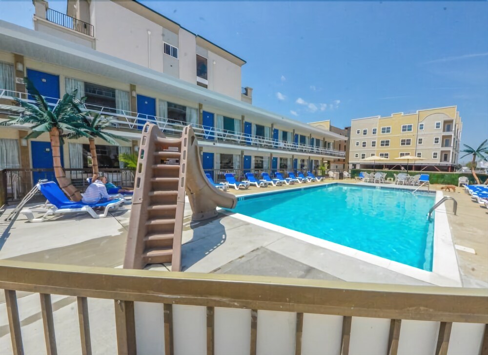 Beach Colony Motel - photo 25
