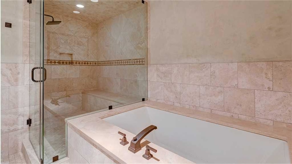 Plaza 403 - photo 20